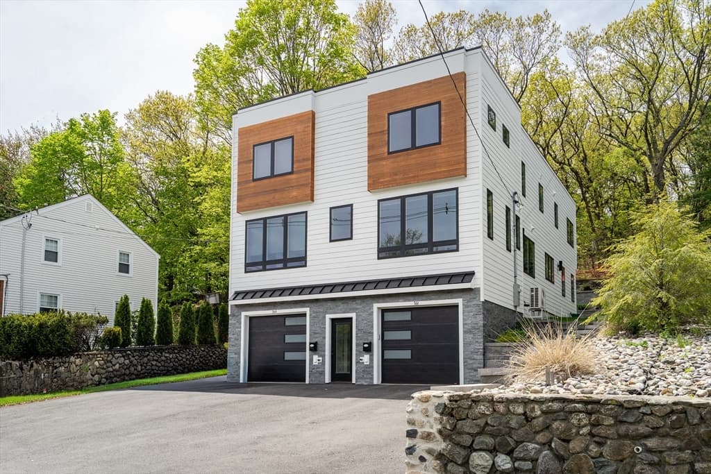 Condominio de 4 habitaciones en 366 Massachusetts Ave # 366, Lexington