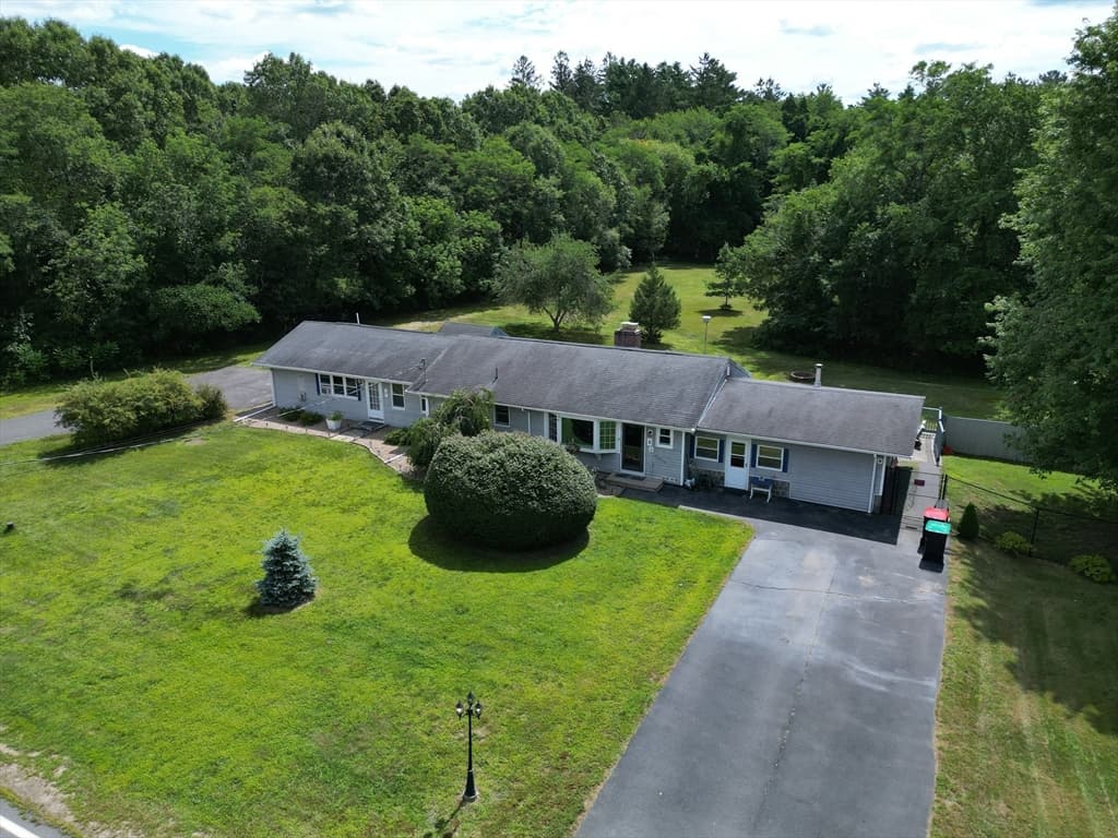 3-bed Single Family at 2-4 Long Point Rd, Lakeville