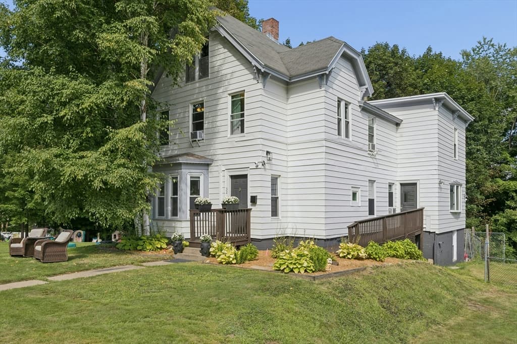 Casa Unifamiliar de 4 quartos em 32 Winter Street, Gardner