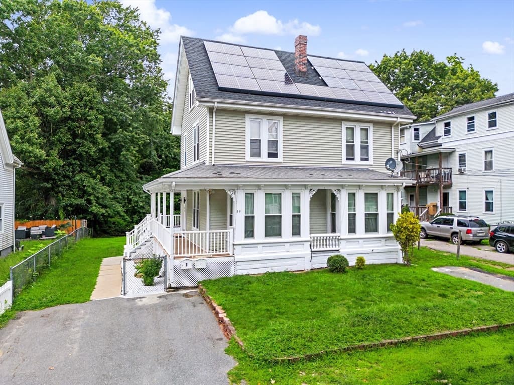 Multifamiliar de 7 quartos em 30 Riverview St, Brockton