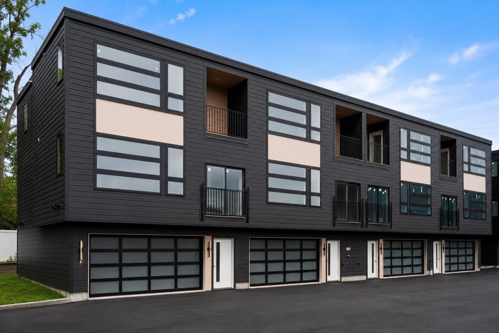 2-bed Condo at 9 Franklin # 1, Salem