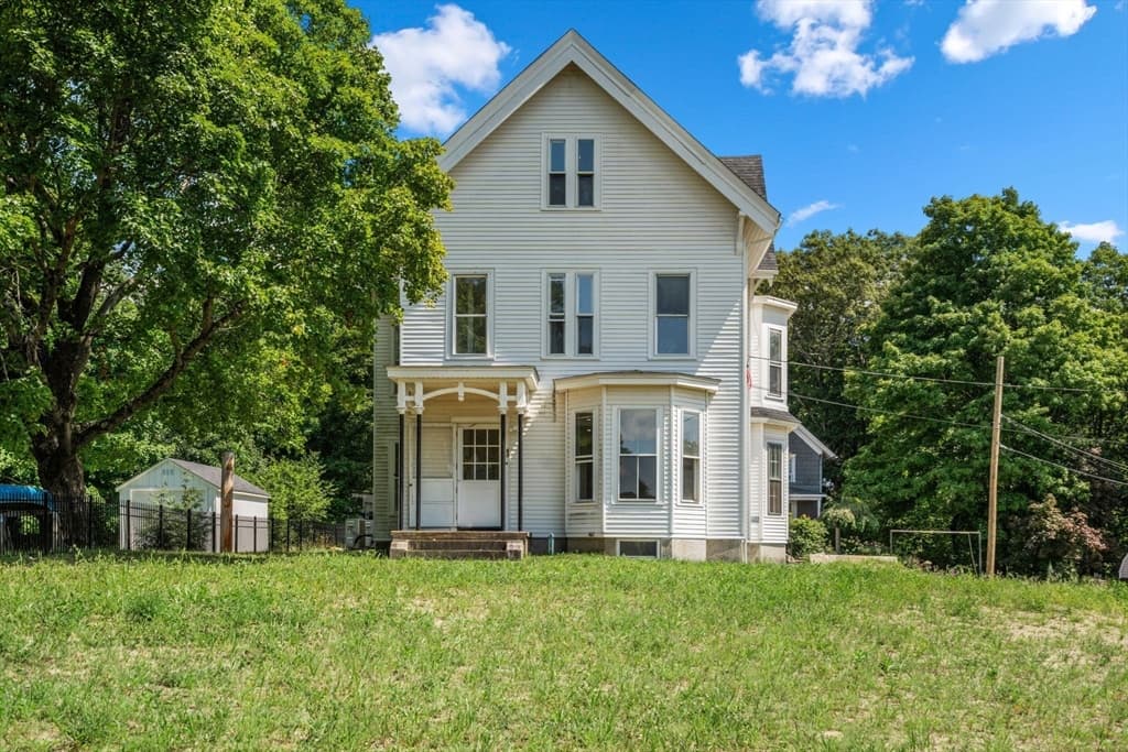 8-bed Multi-Family at 83 Oak Street, Uxbridge