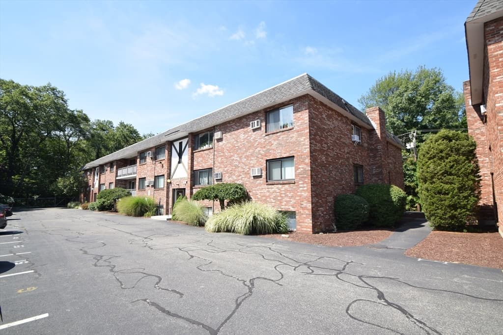 2-bed Condo at 43 Mccormick # 52, Stoughton
