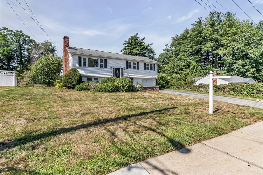 3-bed Single Family at 36 Prouty Rd, Burlington