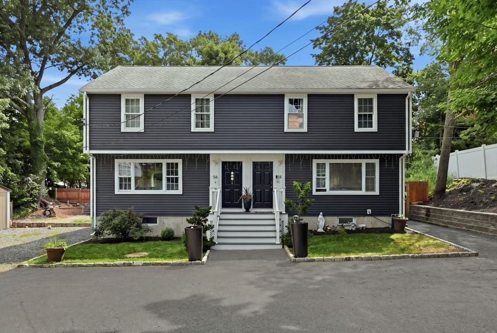Multifamiliar de 6 quartos em 5 Glen St, Framingham