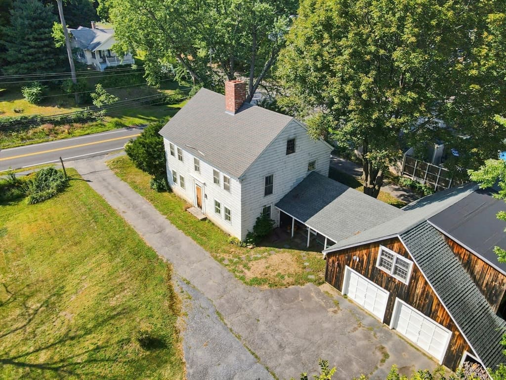 Casa Unifamiliar de 4 quartos em 430 Pleasant St, Leominster