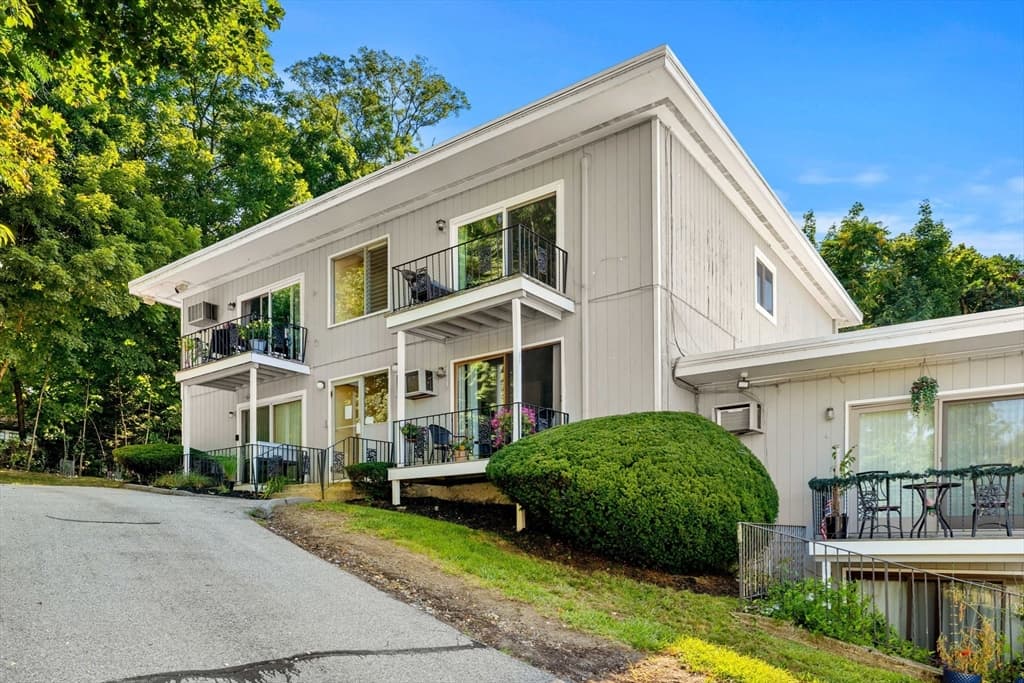 2-bed Condo at 500 Water St # B11, Haverhill