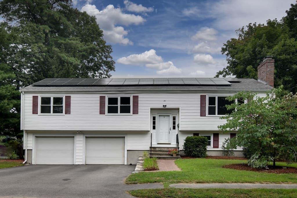 Casa Unifamiliar de 4 quartos em 6 Salvi Drive, Framingham