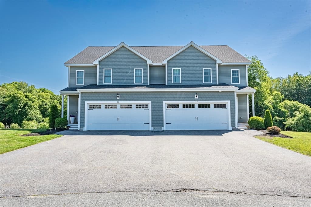3-bed Condo at 77 Riverside Dr # 77, Lakeville