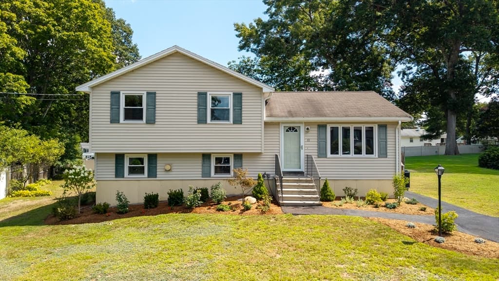 Casa Unifamiliar de 3 quartos em 10 Chester Rd, Billerica