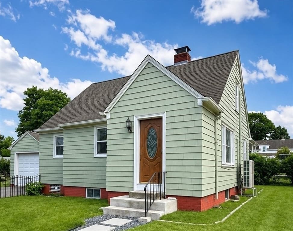 Casa Unifamiliar de 2 quartos em 67 Mulberry St, Attleboro