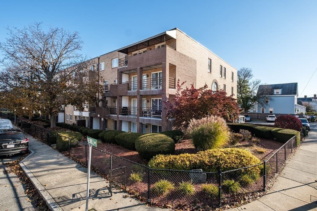 Condomínio de 2 quartos em 314 Riverside Avenue # 304, Medford
