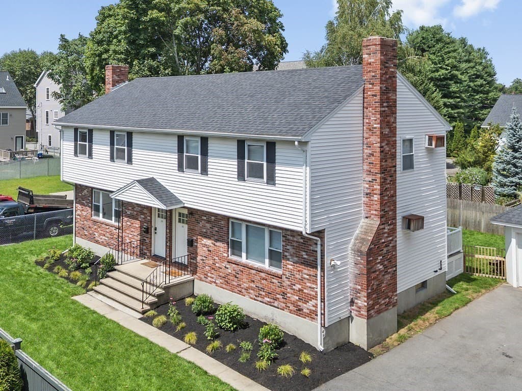 Multifamiliar de 6 quartos em 167-169 River Street, Waltham