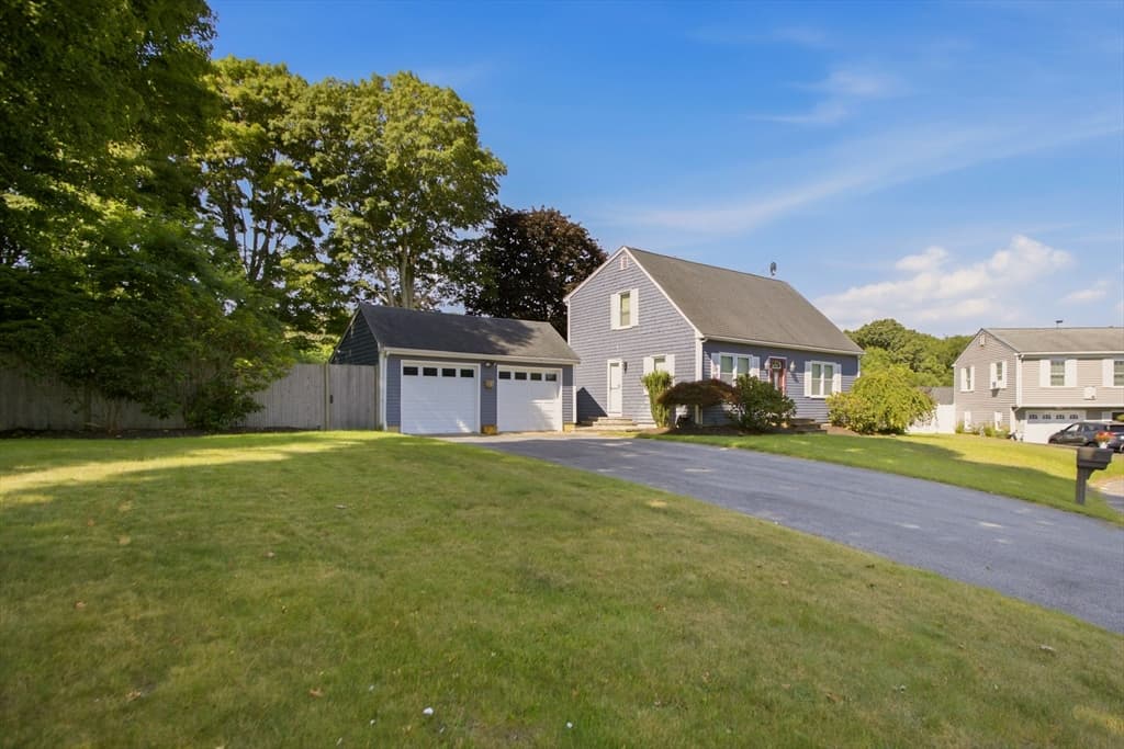 4-bed Single Family at 5 Beejay Ct, Warren
