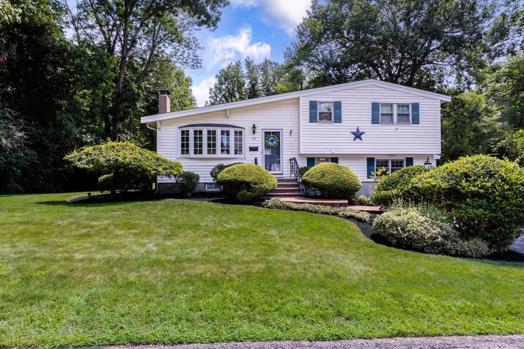 Casa Unifamiliar de 3 quartos em 99 Keene St, Brockton