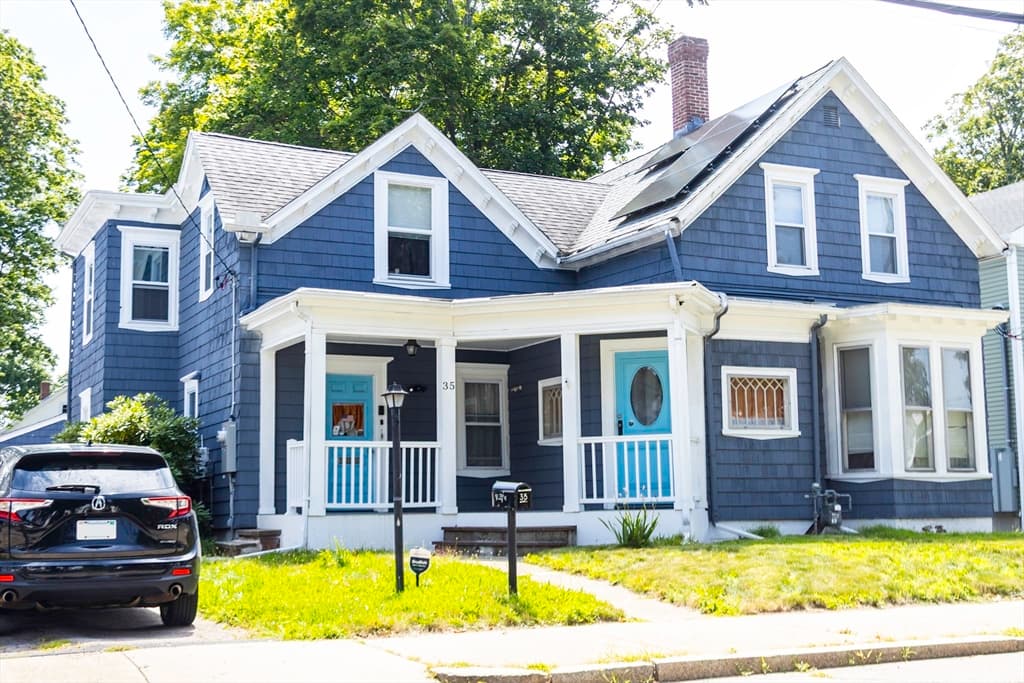 Casa Unifamiliar de 3 quartos em 35 Peck St, Attleboro