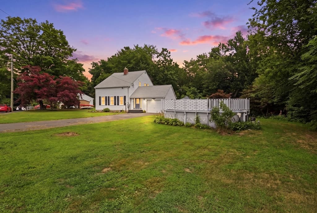 4-bed Single Family at 142 Cooper, Agawam