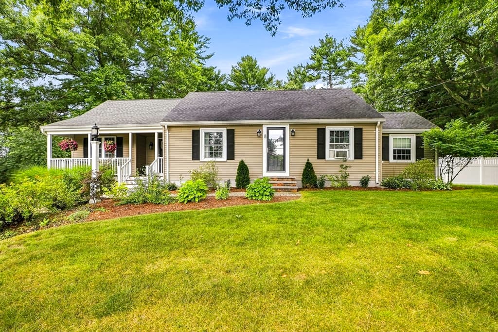 3-bed Single Family at 8 Mellen St, Hopedale