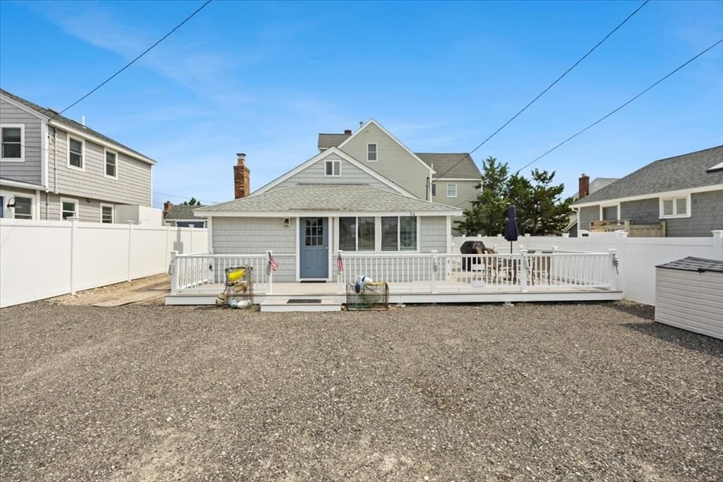 2-bed Single Family at 14 Alden St, Scituate