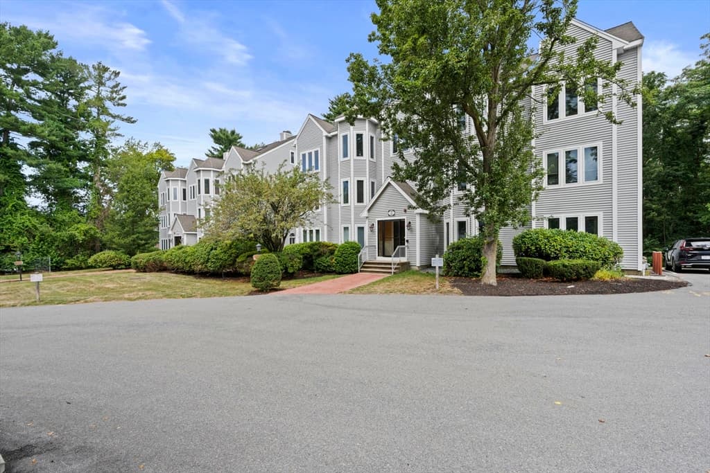 3-bed Condo at 72 Kim Ter # C, Stoughton