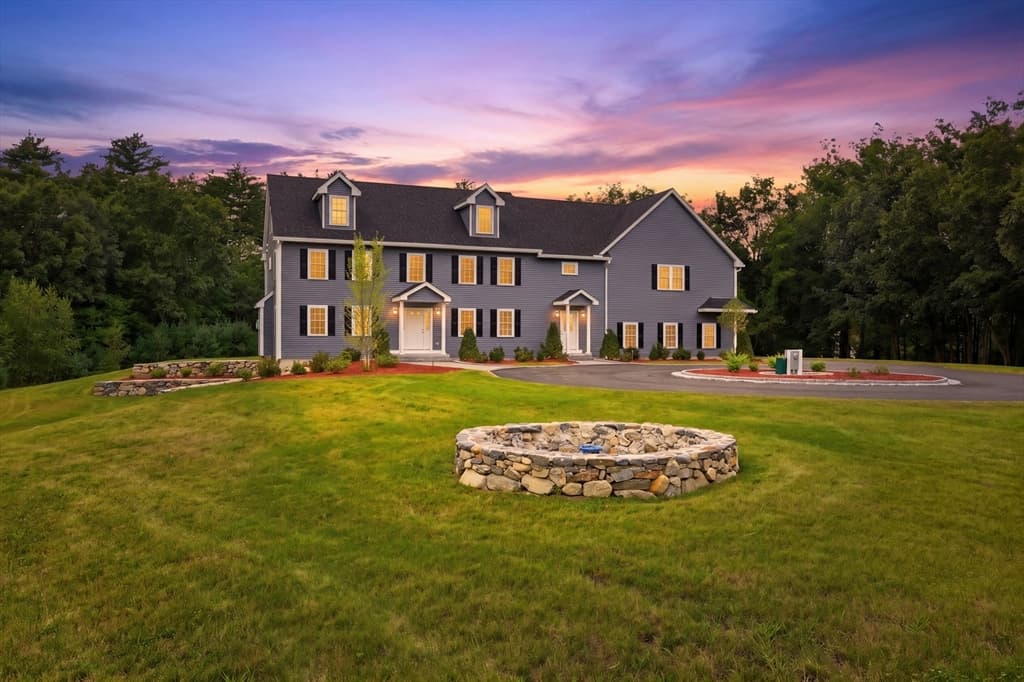 5-bed Single Family at 22 Townsend Road, Shirley