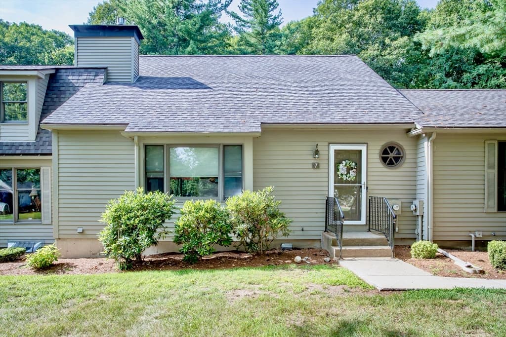 2-bed Condo at 419 Southwick Road # B7, Westfield