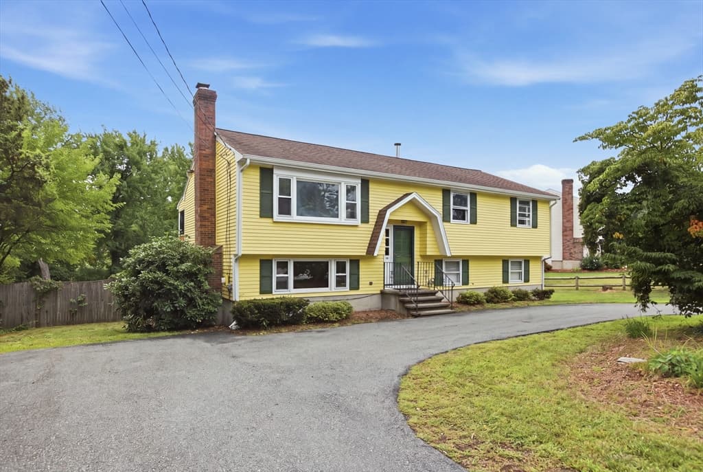 3-bed Single Family at 55 Peach Orchard Rd, Burlington