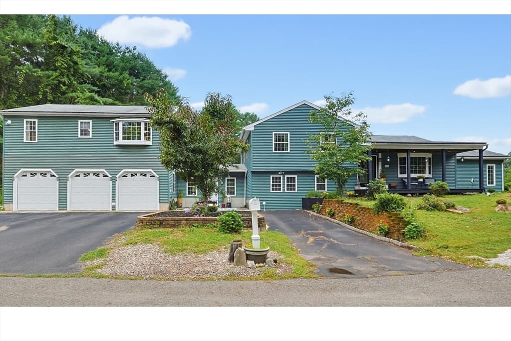 6-bed Single Family at 25 Old Elmdale Rd, Uxbridge