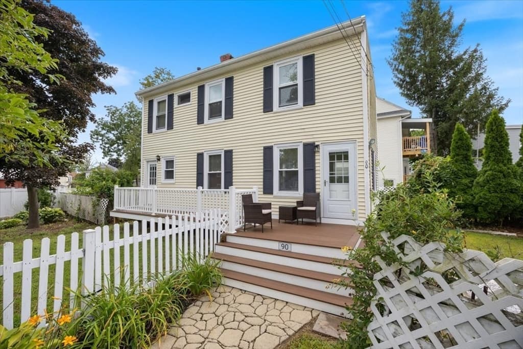 2-bed Single Family at 90 Middlesex St, Haverhill