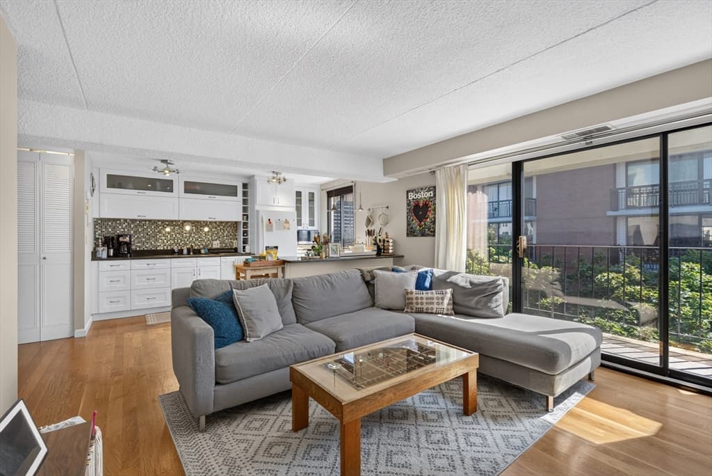 2-bed Condo at 55 Sewall Ave, Brookline