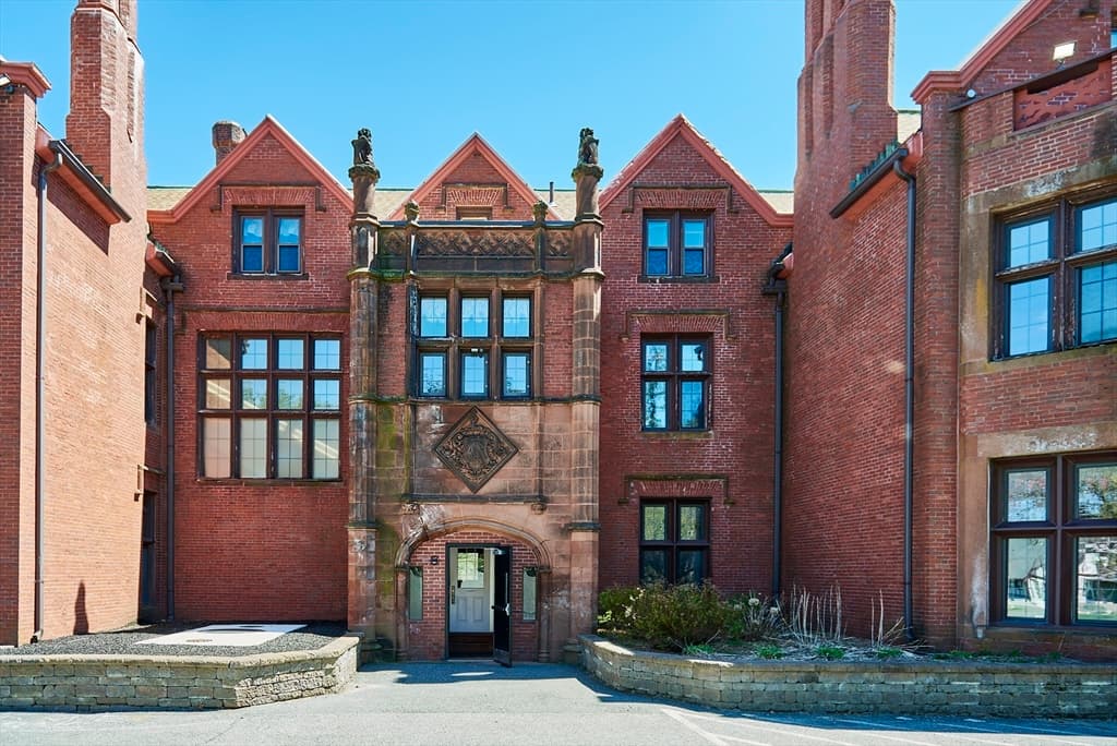 31-bed Single Family at 349 Old Stockbridge Rd, Lenox