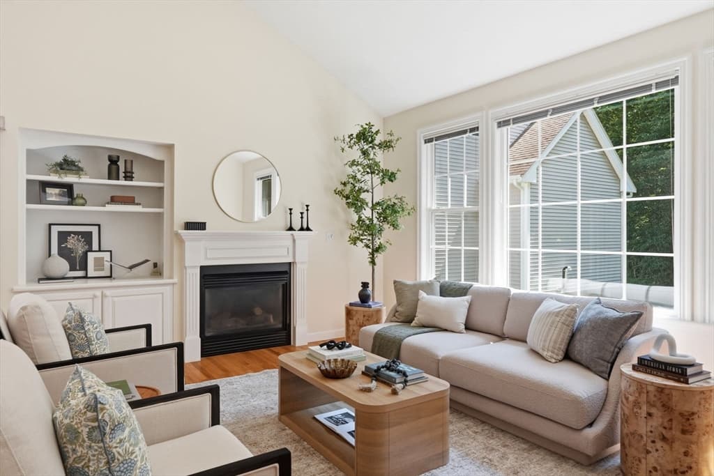 2-bed Condo at 15 Braeburn Ln # 15, Ashland
