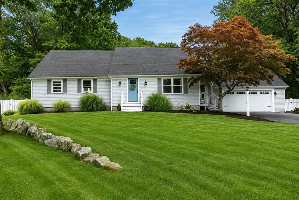 5-bed Single Family at 13 Old Powder House Rd, Lakeville