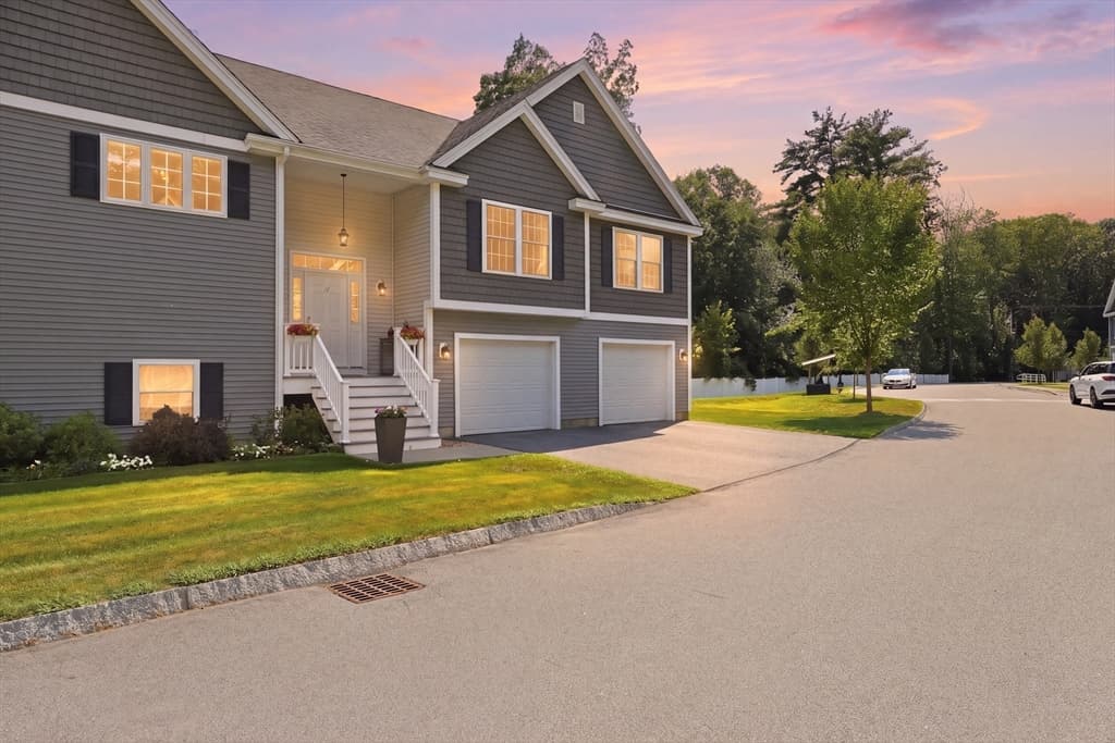 3-bed Condo at 17 Cypress # 1, Exeter