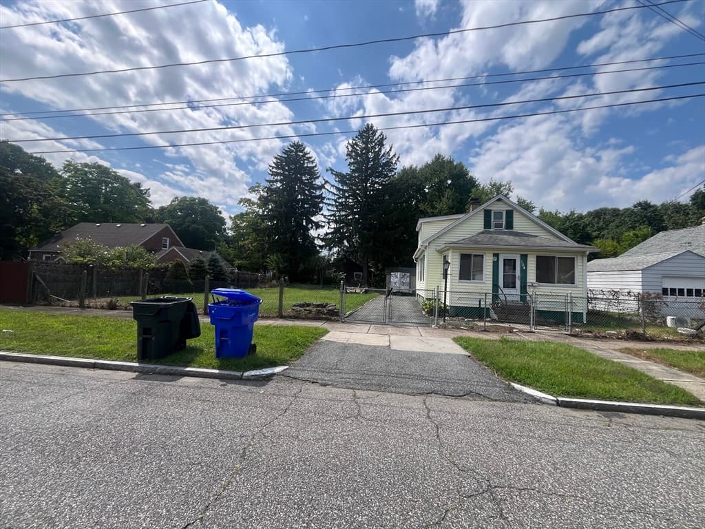 3-bed Single Family at 104 Balis St, Springfield