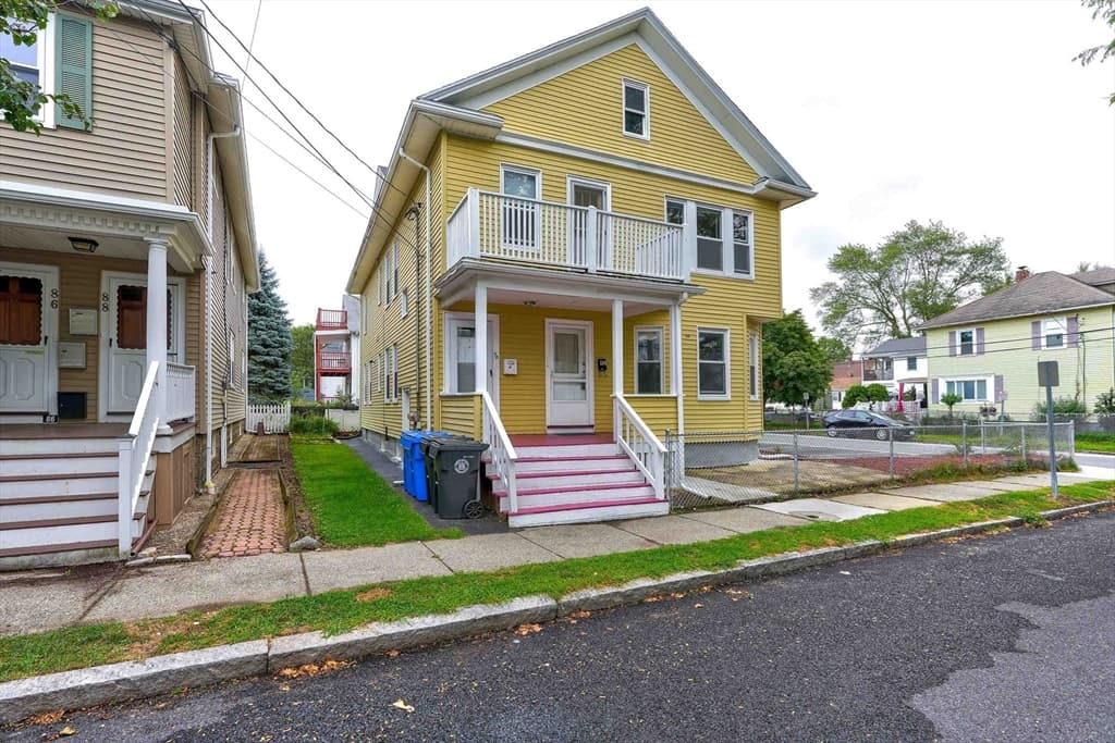 4-bed Multi-Family at 90-92 Thorndike St, Arlington