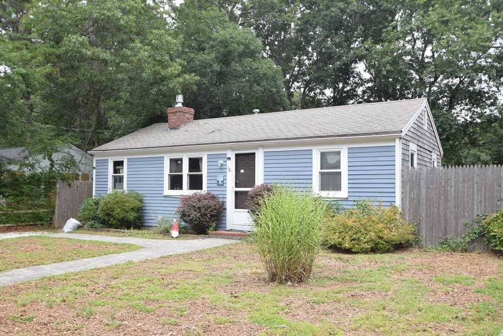 2-bed Single Family at 16 Circuit Rd E, Yarmouth