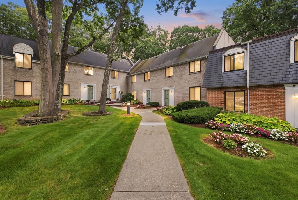 3-bed Condo at 95 Commons Dr # 107, Shrewsbury