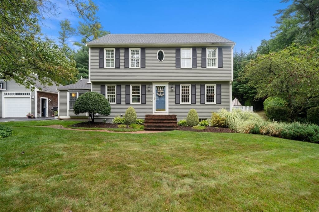 4-bed Single Family at 2 Silver Lake Dr, Kingston