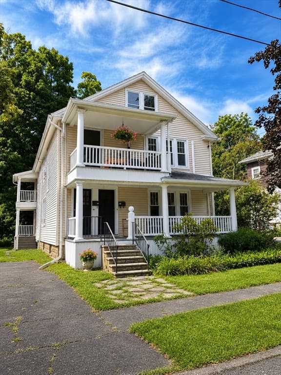 4-bed Multi-Family at 10-12 Dewey Ct, Northampton