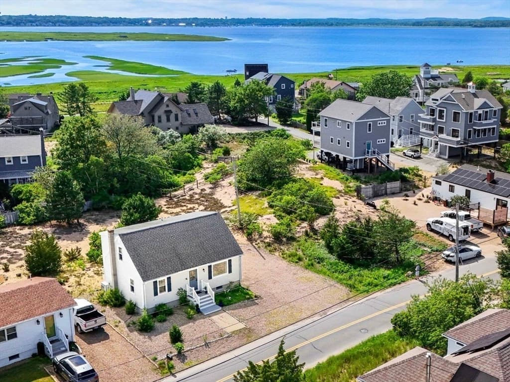 4-bed Single Family at 133 Old Point, Newburyport