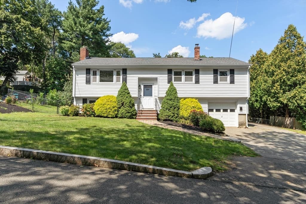 3-bed Single Family at 7 Locust Street, Reading