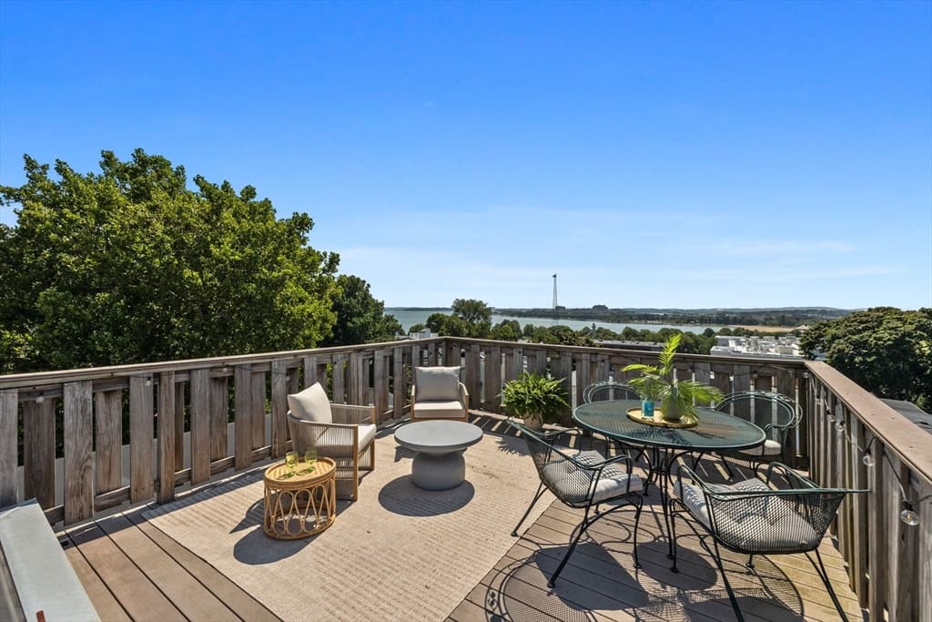 2-bed Condo at 77 Old Harbor St # 3, Boston