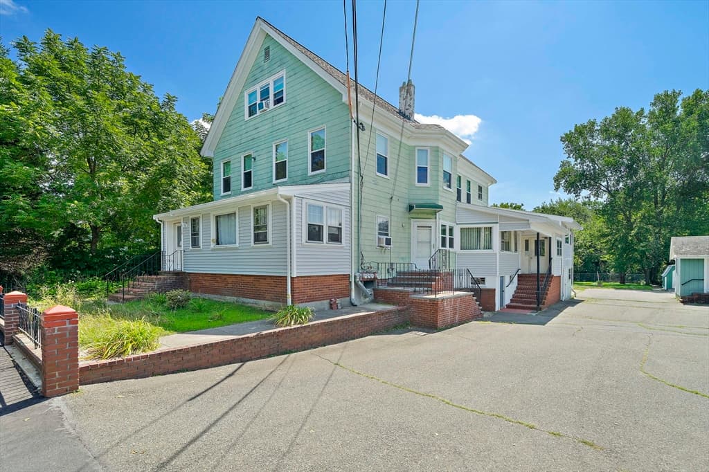 8-bed Multi-Family at 19 Bartlett, Avon