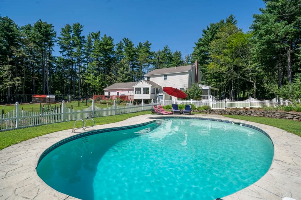 3-bed Single Family at 108 Range Road, Northwood