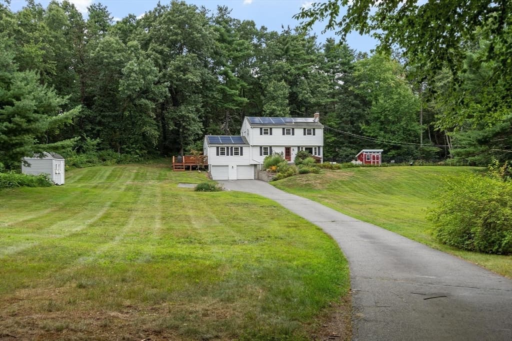 4-bed Single Family at 3 Eldridge Road, Harvard