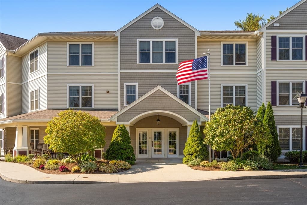 2-bed Condo at 7 Crescent Way # 319, Sturbridge