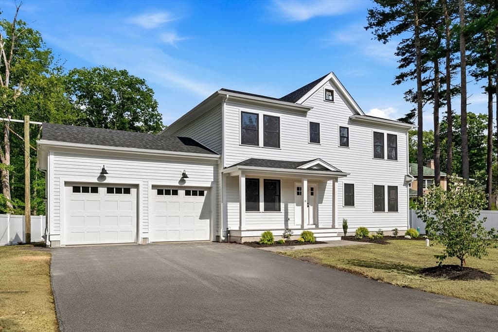 4-bed Single Family at 8 Booth Rd, Dedham