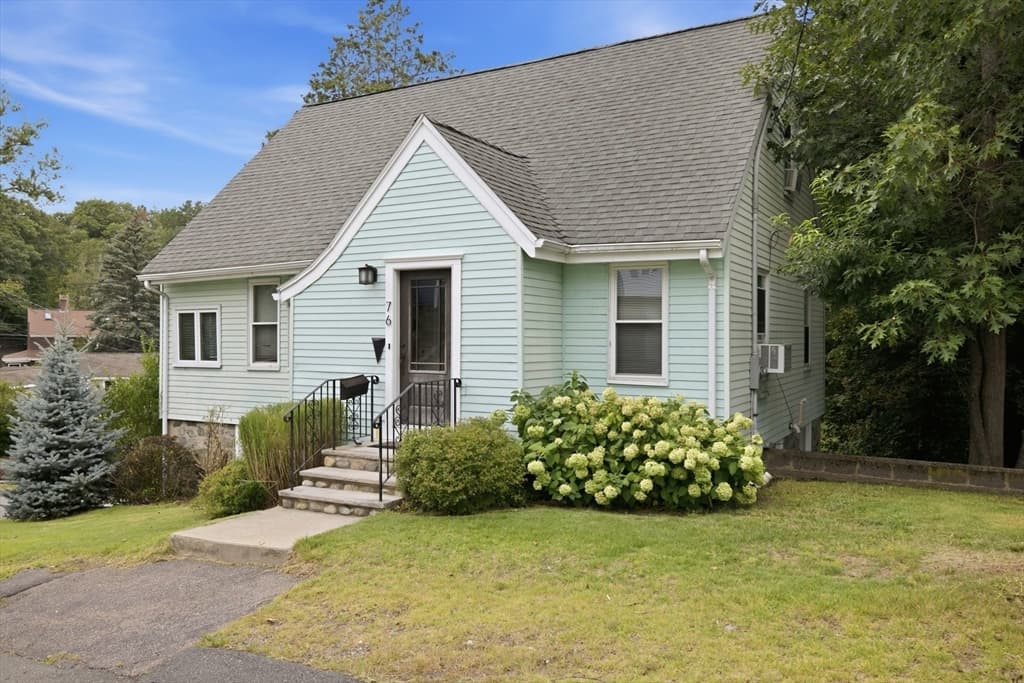 3-bed Single Family at 76 Woodland Rd, Malden