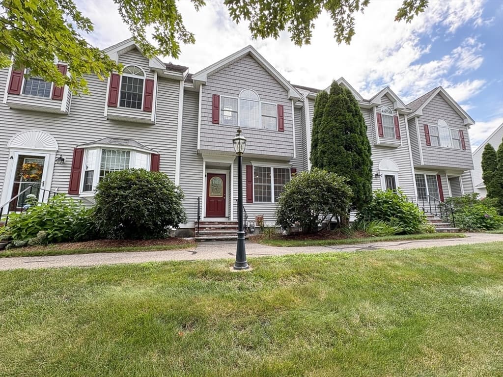 Condomínio de 2 quartos em 38 Tarbell St # 7B, Pepperell